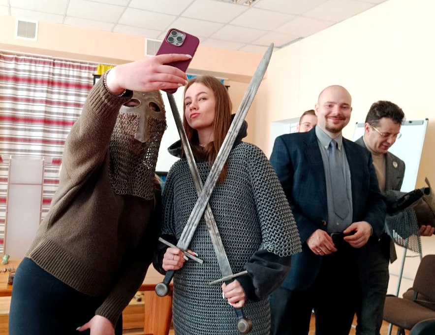 Школярі в ролі лицарства